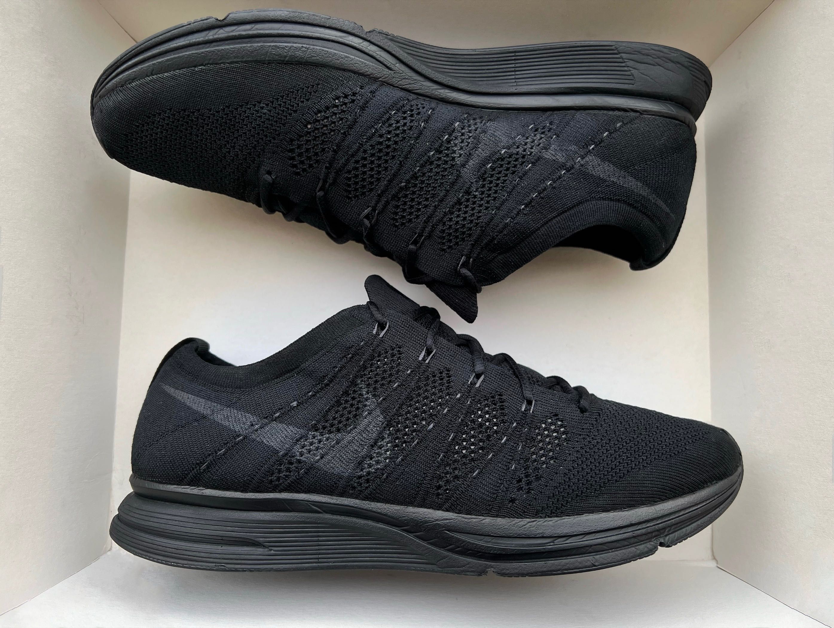 Nike Flyknit Trainer – TRIPLE BLACK – EUR 44 / US10