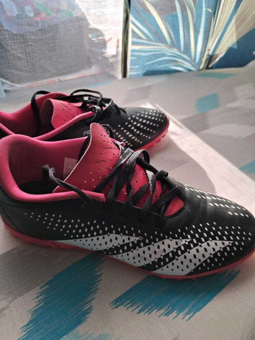 Turfy adidas predator