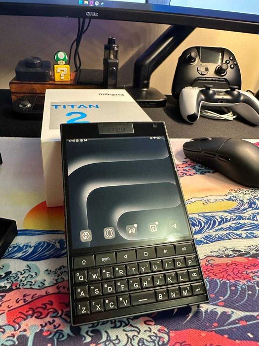 Unihertz Titan 2 (як Blackberry Passport)
