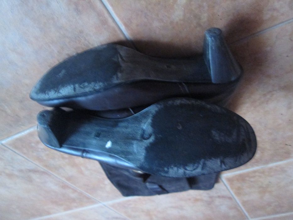 Botas e sandalias em pele nº 39