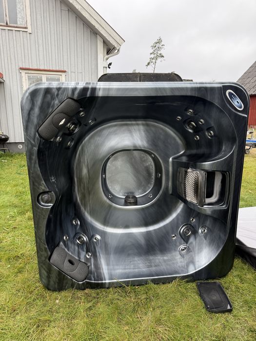 Jacuzzi 4 osobowa Balboa  Transport Pod Dom