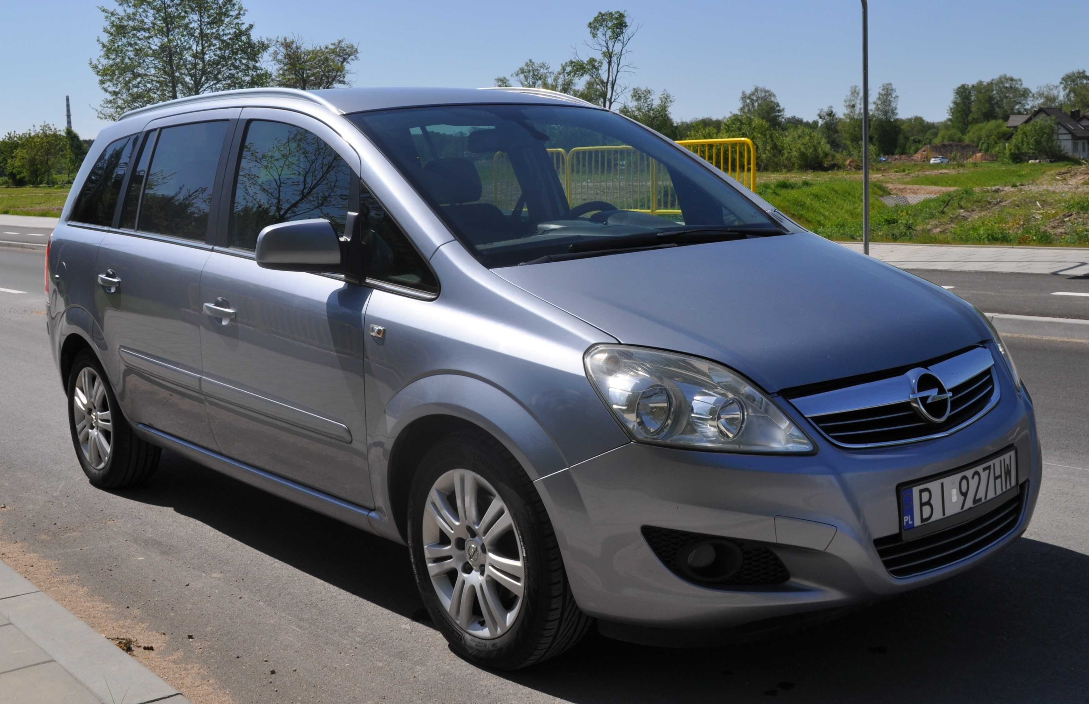 Opel Zafira 2010r bezwypadkowa 7osobowa benzyna