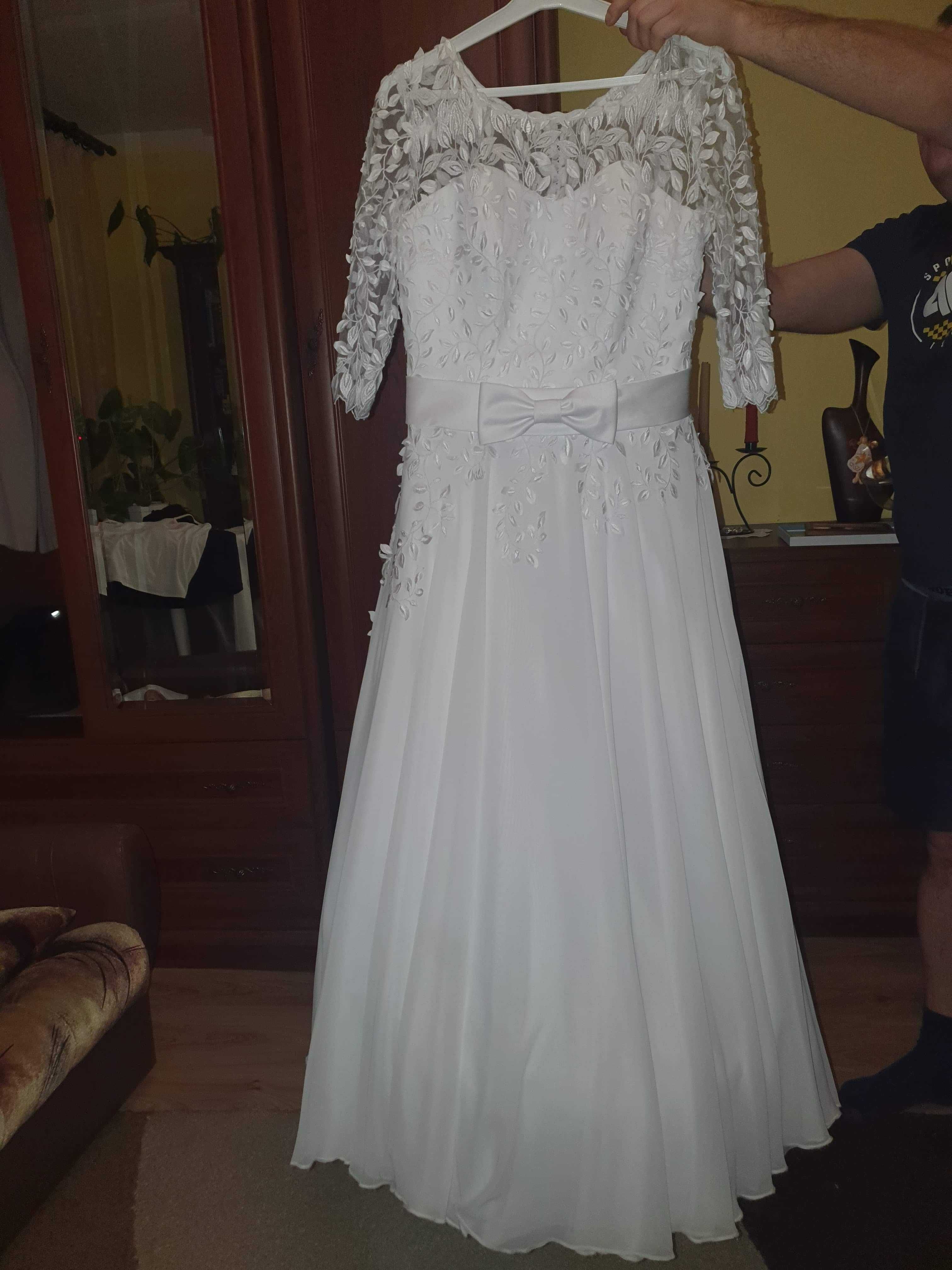 Suknia ślubna z rękawem rozmiar40