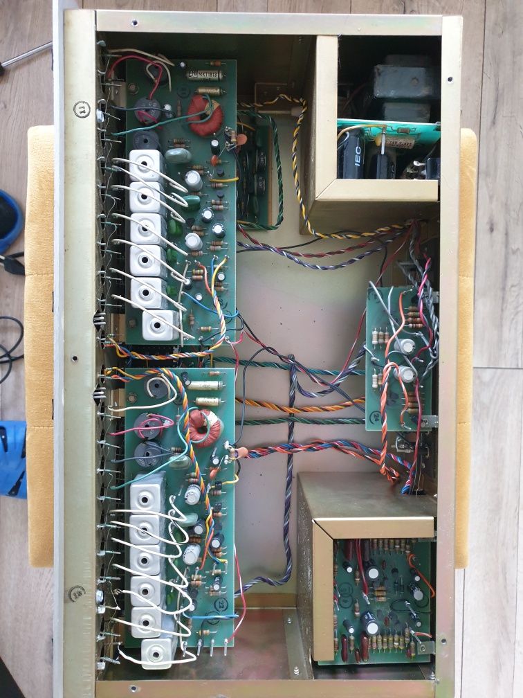 Soundcraftsman pe-2217 przedwzmacniacz  z korektorem