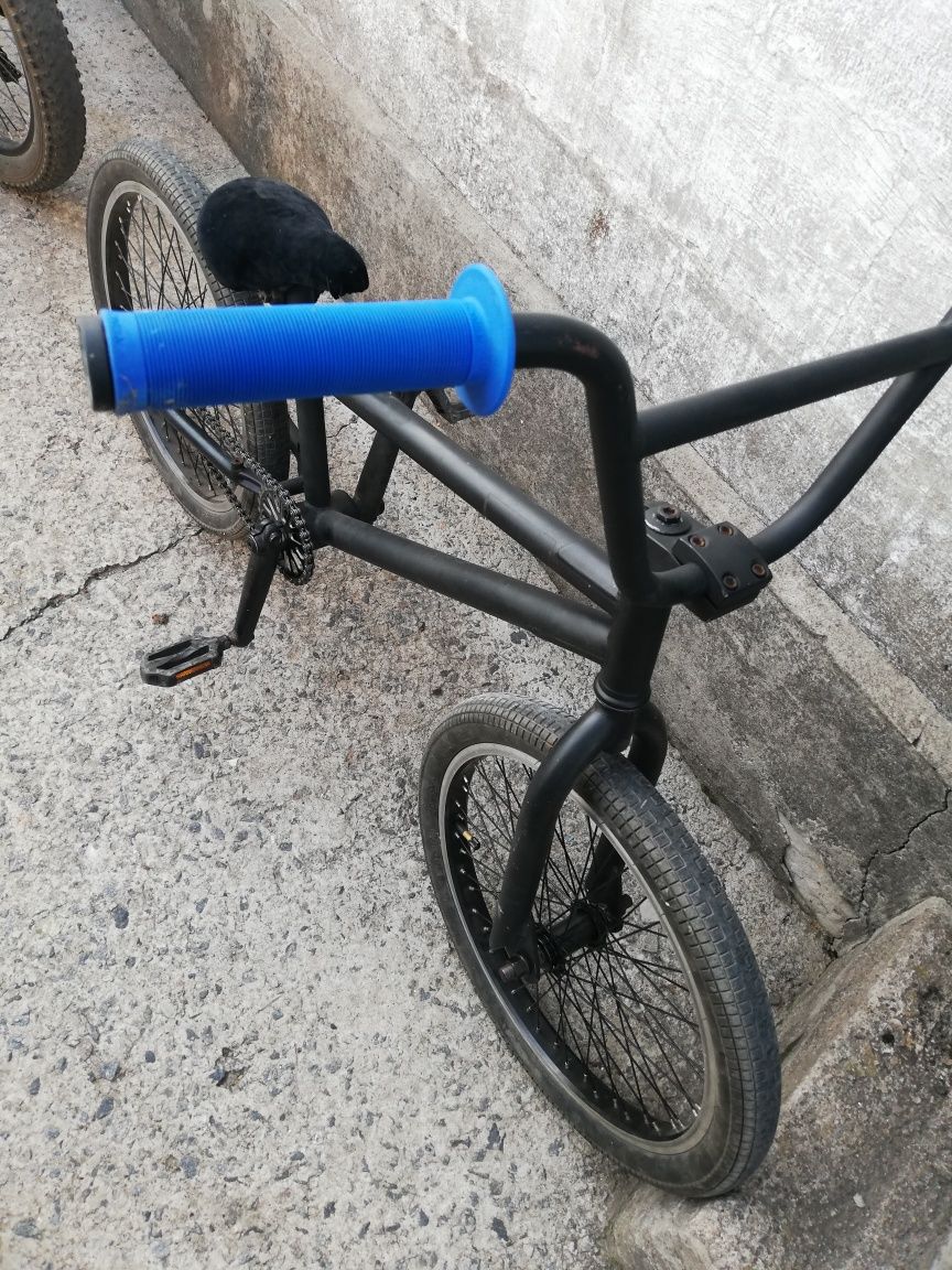 BMX   велосипед.