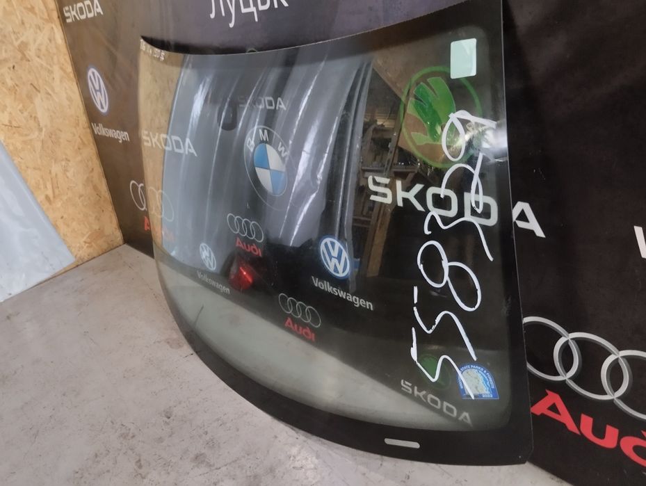 Лобове скло авто скло VW Tiguan passat b7 golf 6 bmw x5e70 audi q5 a4