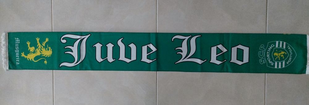 Cachecol da claque do sporting Juve Leo