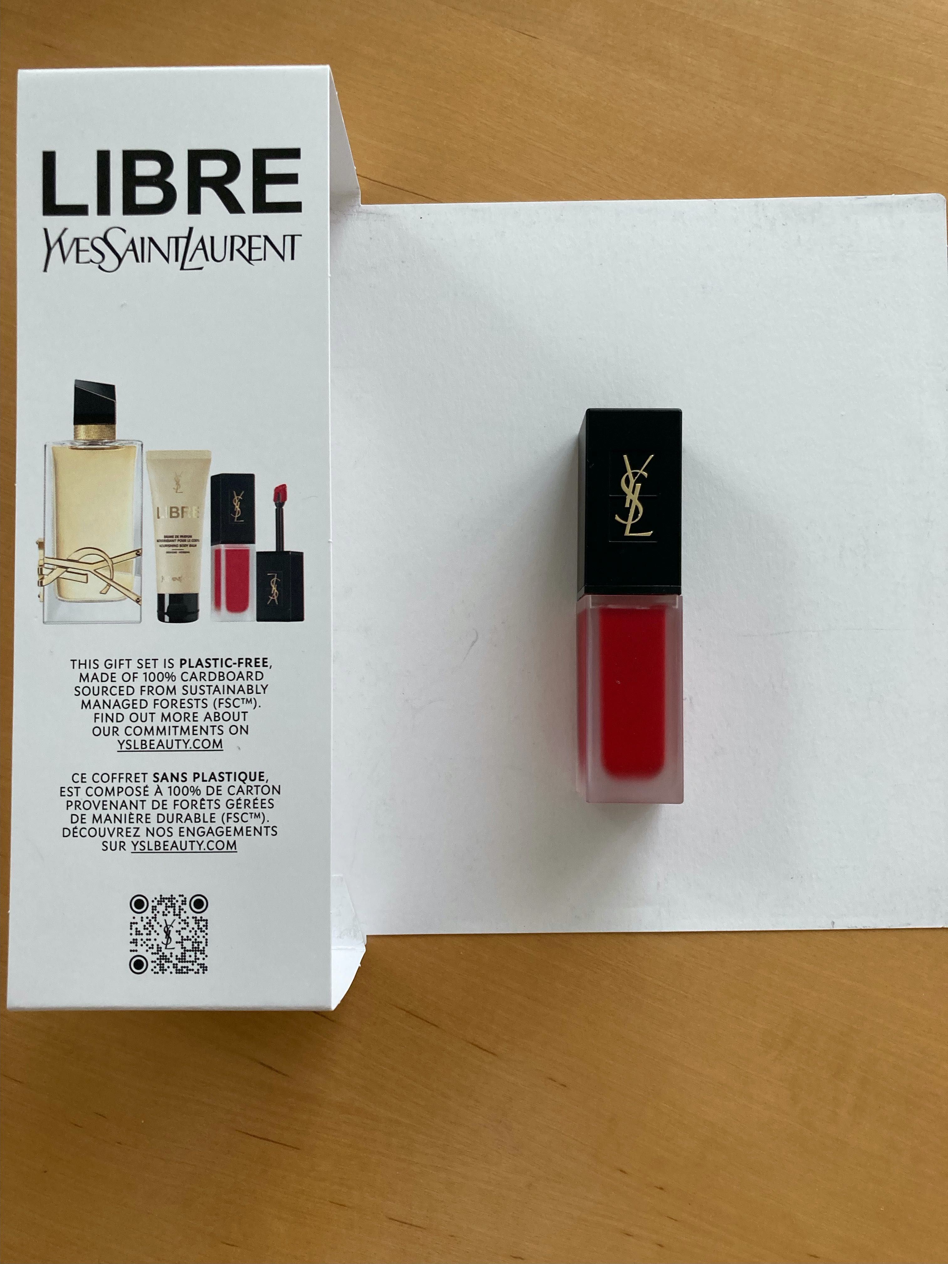 Yves Saint Laurent czerwona pomadka Tatouage Couture Velvet Cream 208