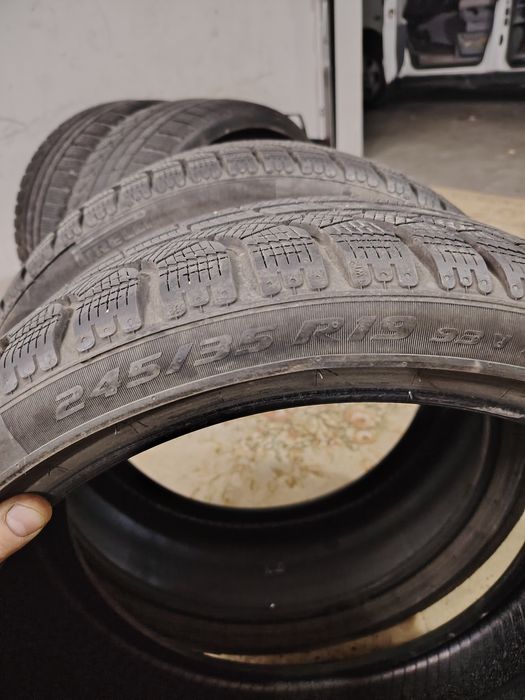 Komplet opon zimowych pirelli pzero Winter 245/35/19