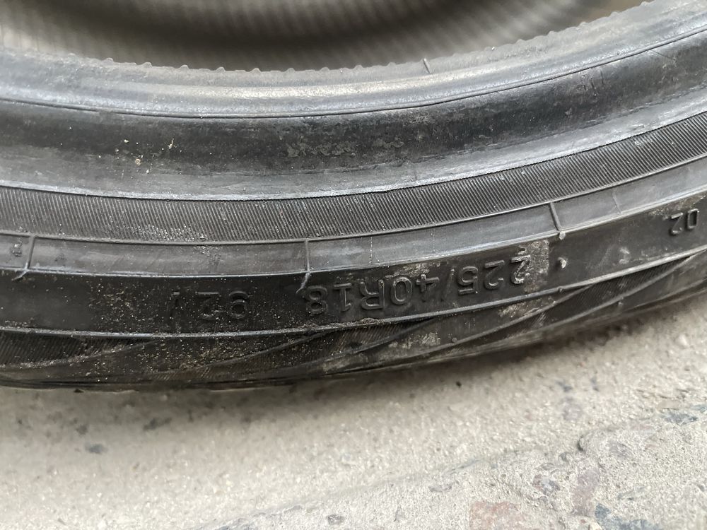 Резина 225 40 R18 летняя