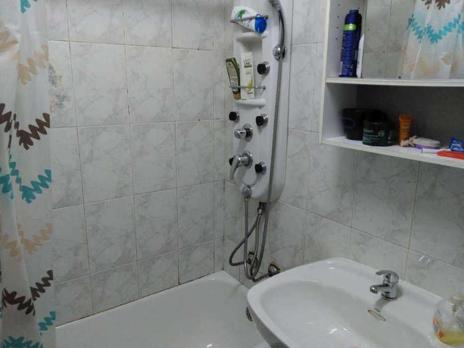 Sotão(QUARTO)+ wc privado. Teto BAIXO. Centro Lisboa. Com CAUÇÃO.