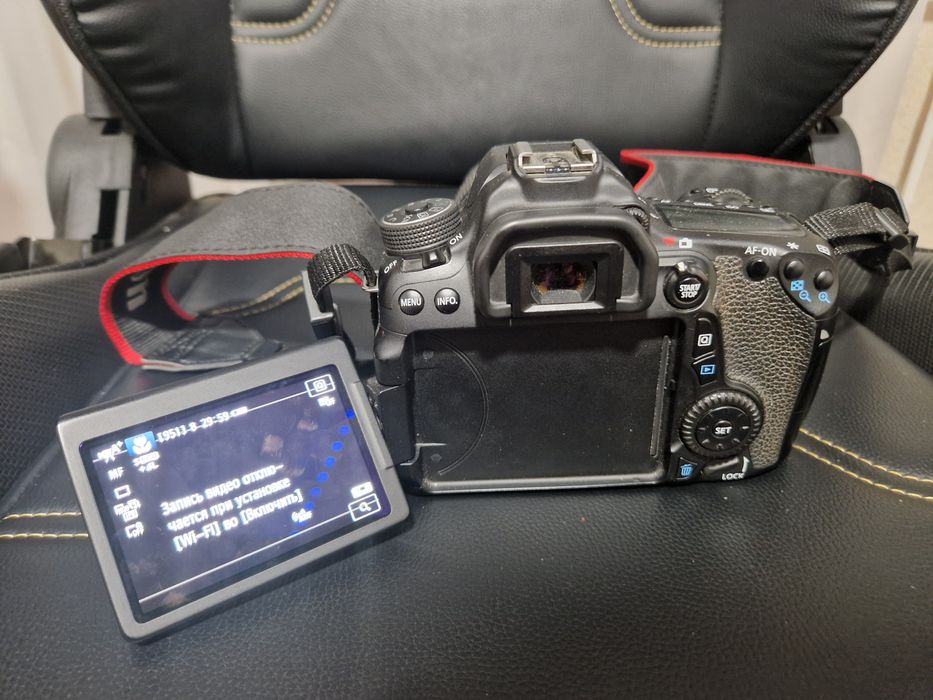 Продам фотоапарат Canon eos 70D + 18-55 KIT Великий комплект