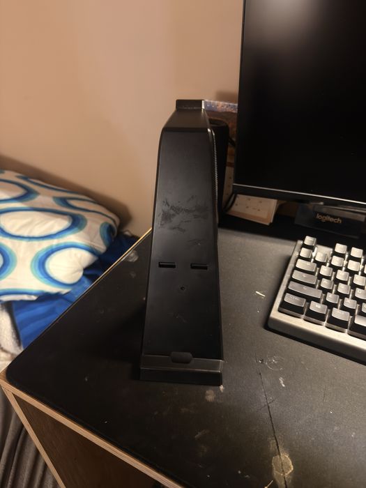 Stojak na sluchawki i telefon