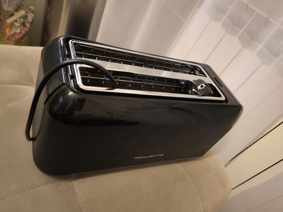 ROWENTA toster T05-B 1600W
Moc: 1600W

Produkt powystawowy, możliwe dr