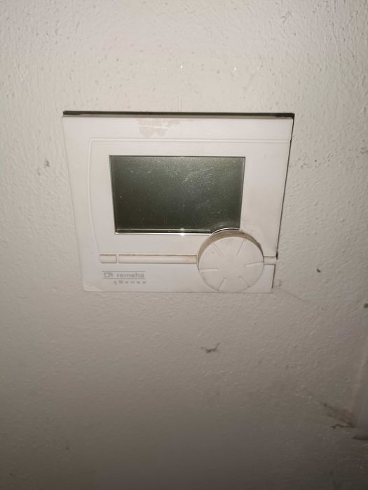 AD 301 qSense Termostat pokojowy modulujący przewodowy De Dietrich