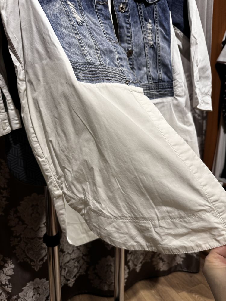 Біла сорочка з джинсовими вставками