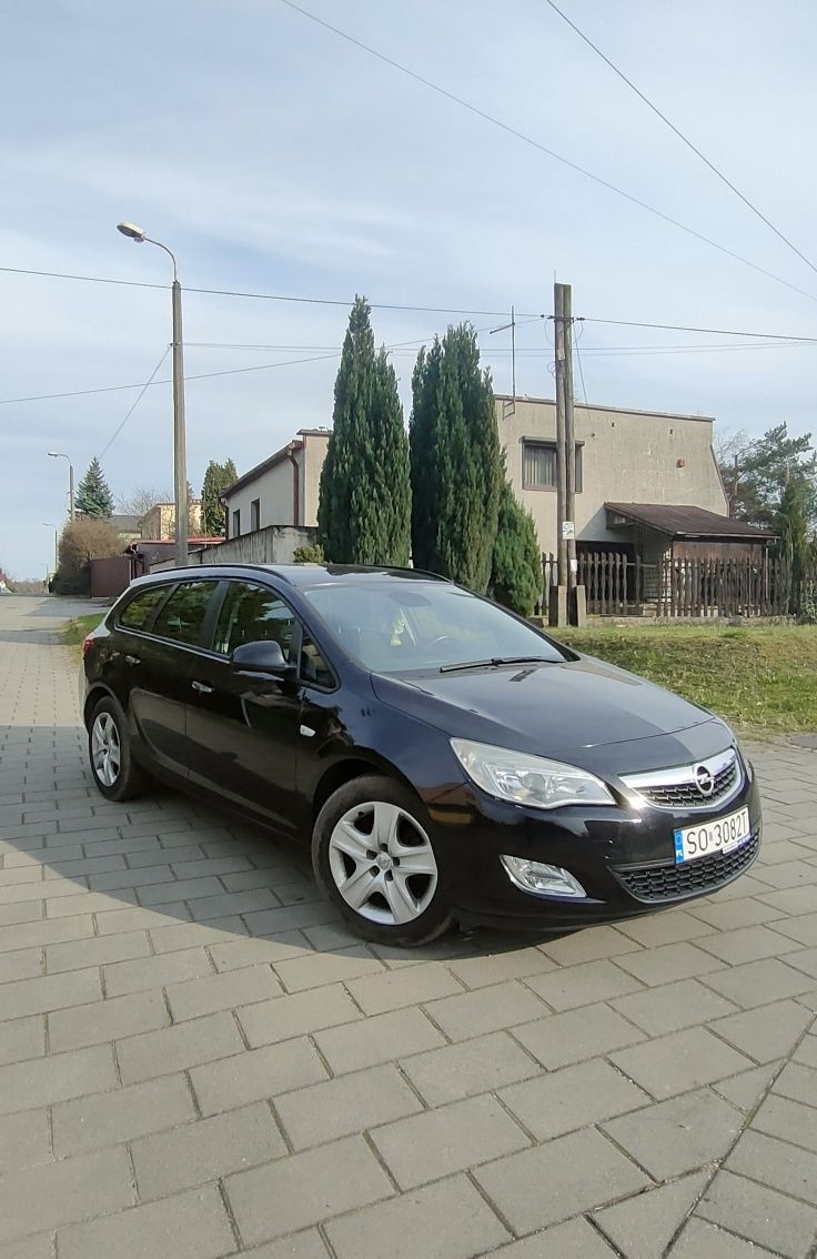 Opel Astra J-2011r, 1.7d. Nowy Rozrząd. Pilne. Serwisowany.
