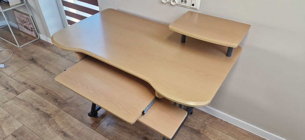 Biurko do komputera szkolne