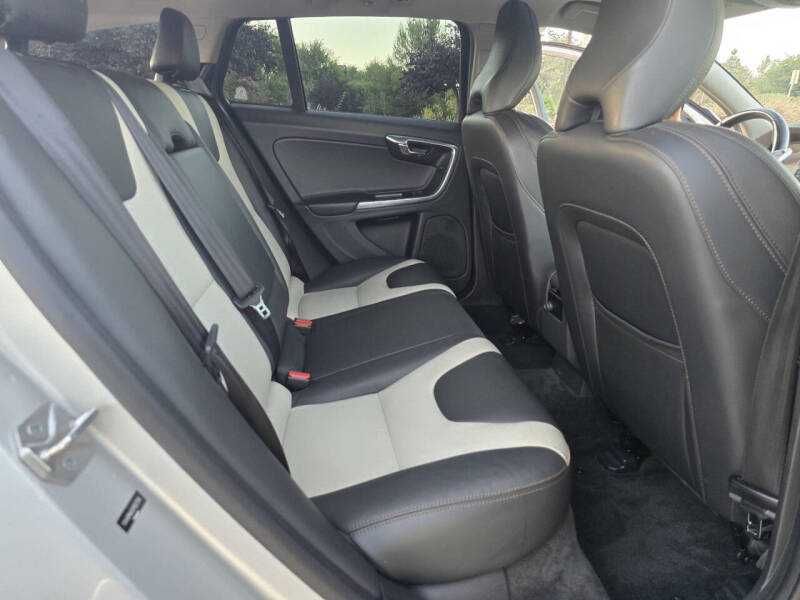 2017 Volvo V60 Cross Country