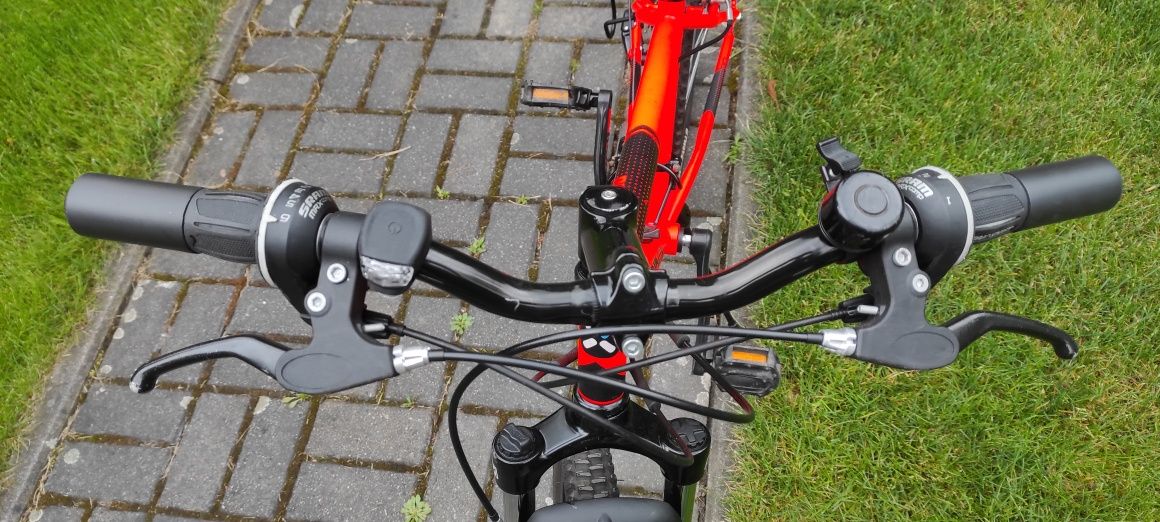 Rower b twin 24 cale stan b .dobry po serwisie