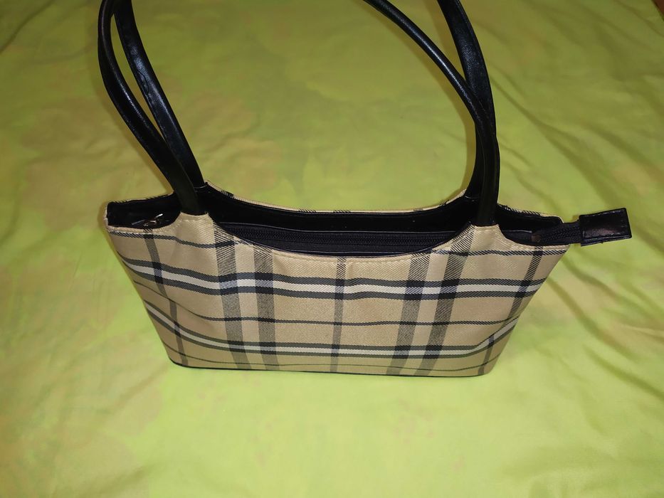 Стильная сумочка в клеточку ручная сумка