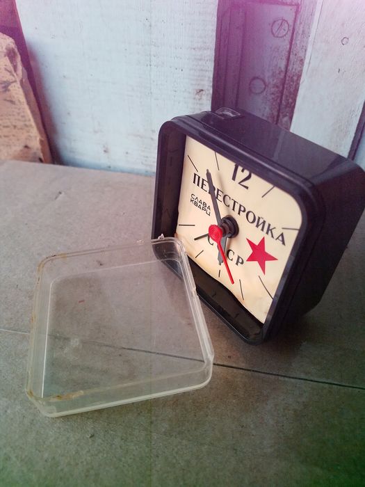 Настольные часы ссср квадратные перестройка