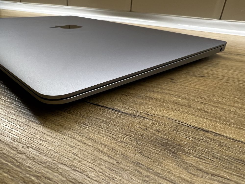 Apple MacBook Air 13' A2337 2020 M1/16Gb RAM/ 512Gb SSD