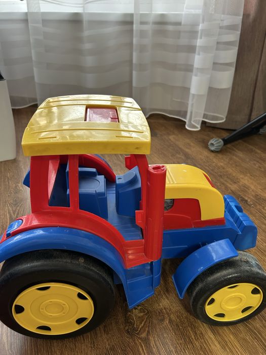 Іграшковий трактор Wader