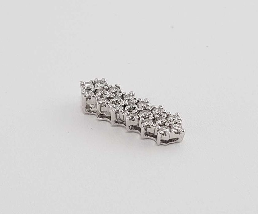 Złota zawieszka próby 585 z 19 brylantami 0,25 ct