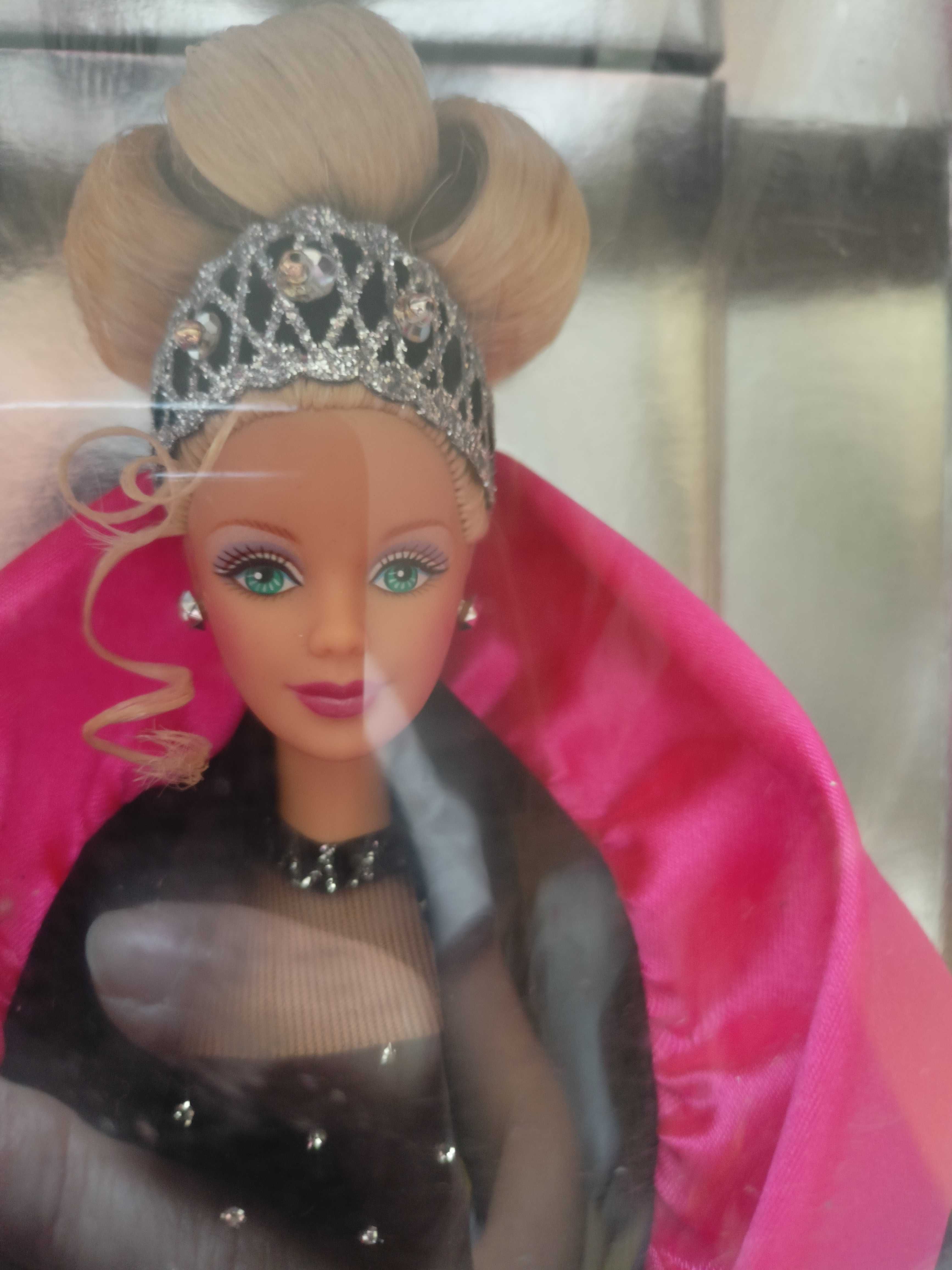 Lalka Barbie Happy Holidays z 1998 r. Mattel Mackie face