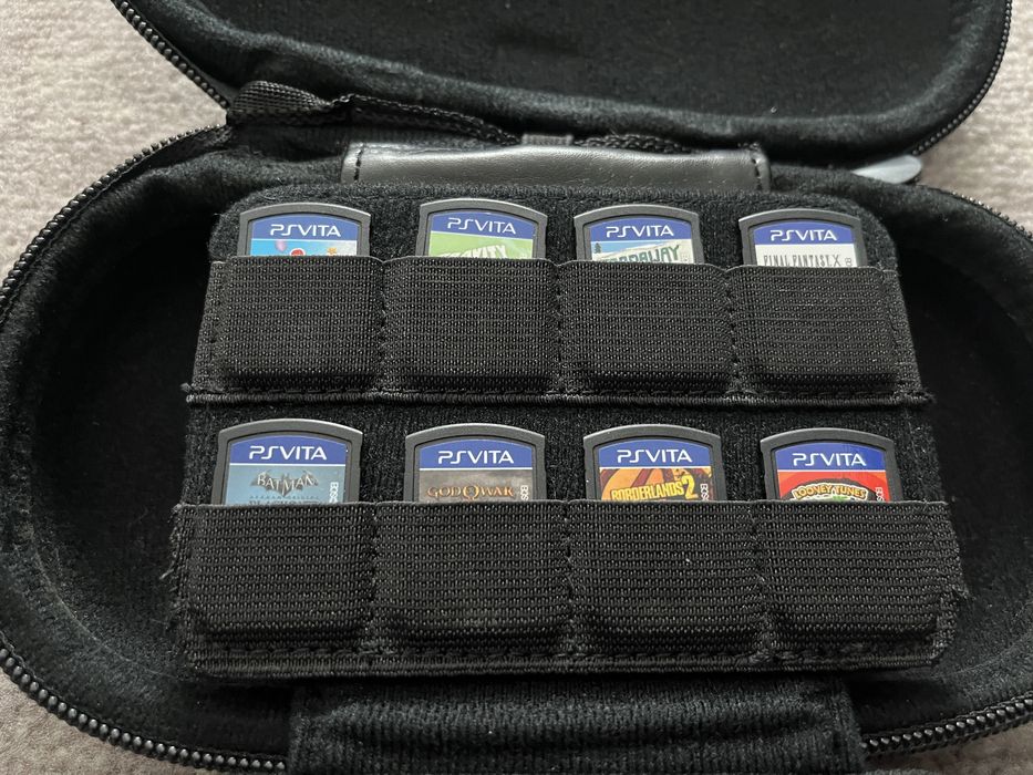 PS Vita com caixa original, 8 jogos e bolsa de transporte