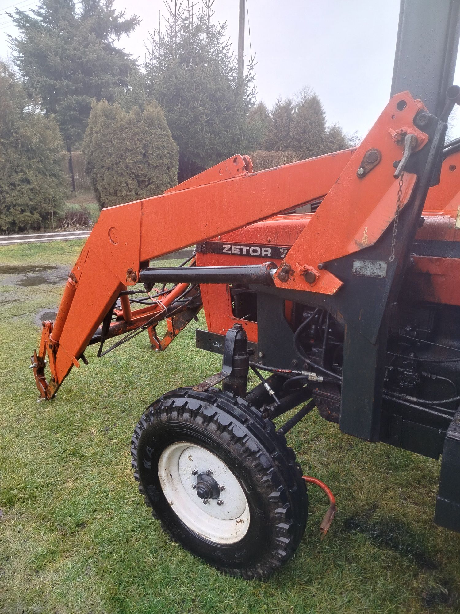 Zetor 7211 z turem