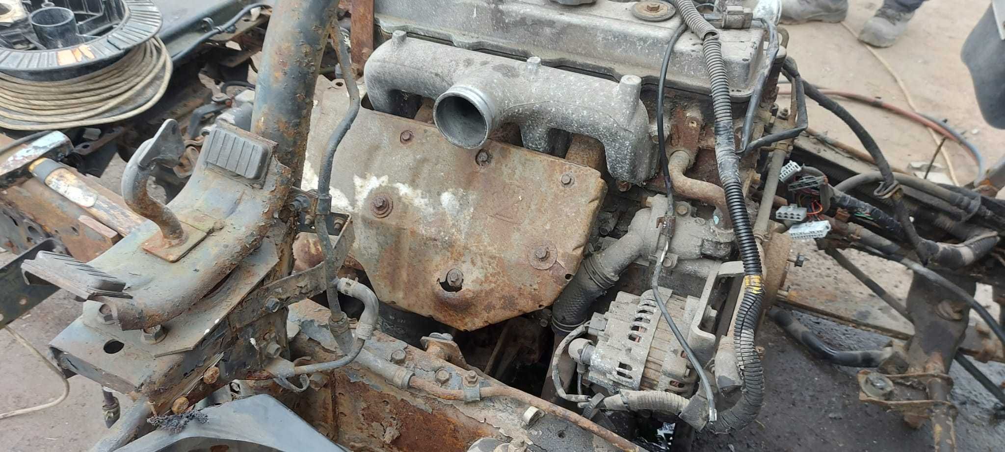 Mitsubishi Canter 2.8 Diesel 96r. silnik kompletny - uszkodzony