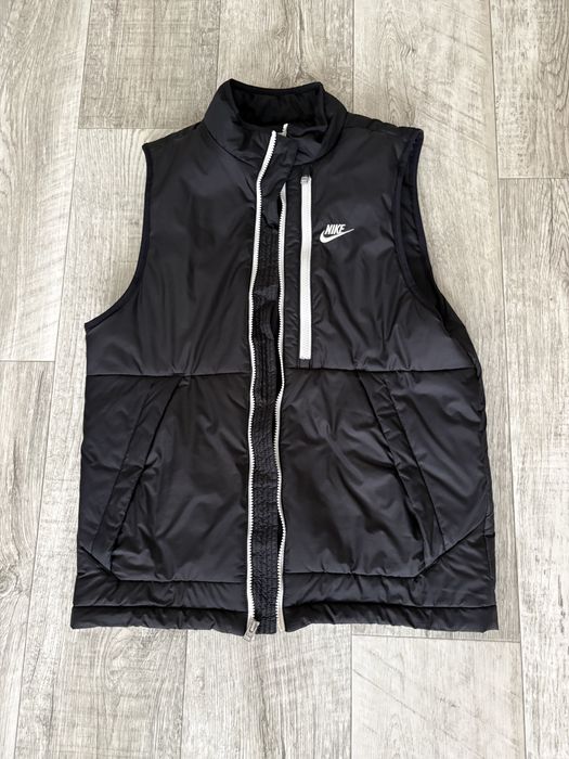 Продам жилетку Nike