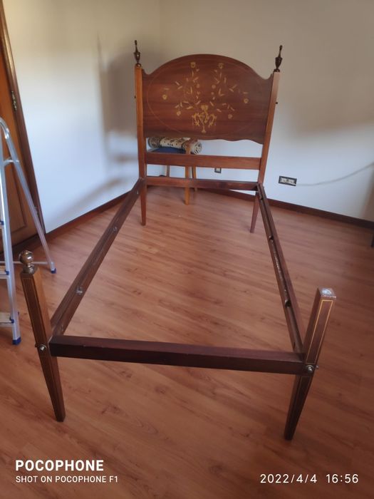 Cama D Maria em óptimo estado