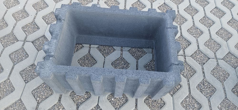 Gazon betonowy doniczka Polbruk 60x40x25 grafit ABAX