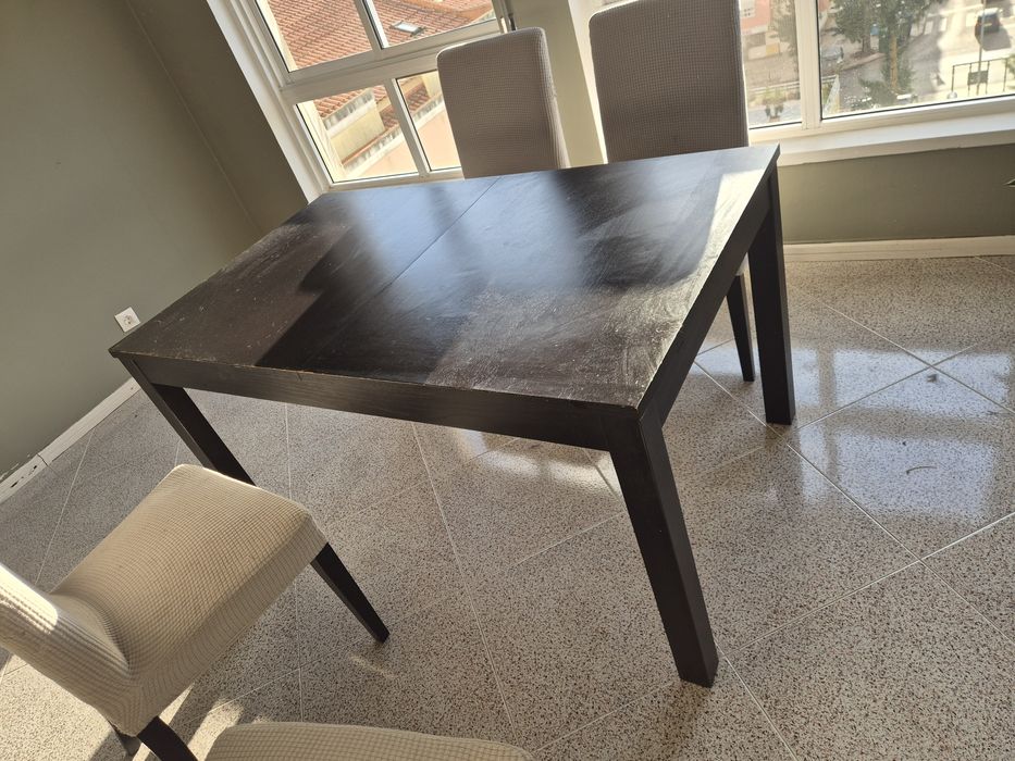 Mesa Ikea com 4 cadeiras