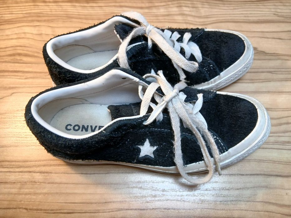 Converse One Star – czarne trampki z białą gwiazdą, zamsz, rozmiar 35