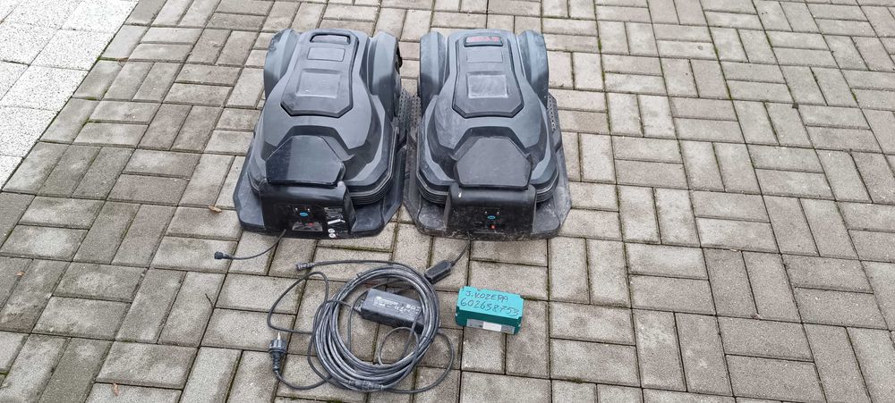 Kosiarka automatyczna robot MEEC - dwie uszkodzone