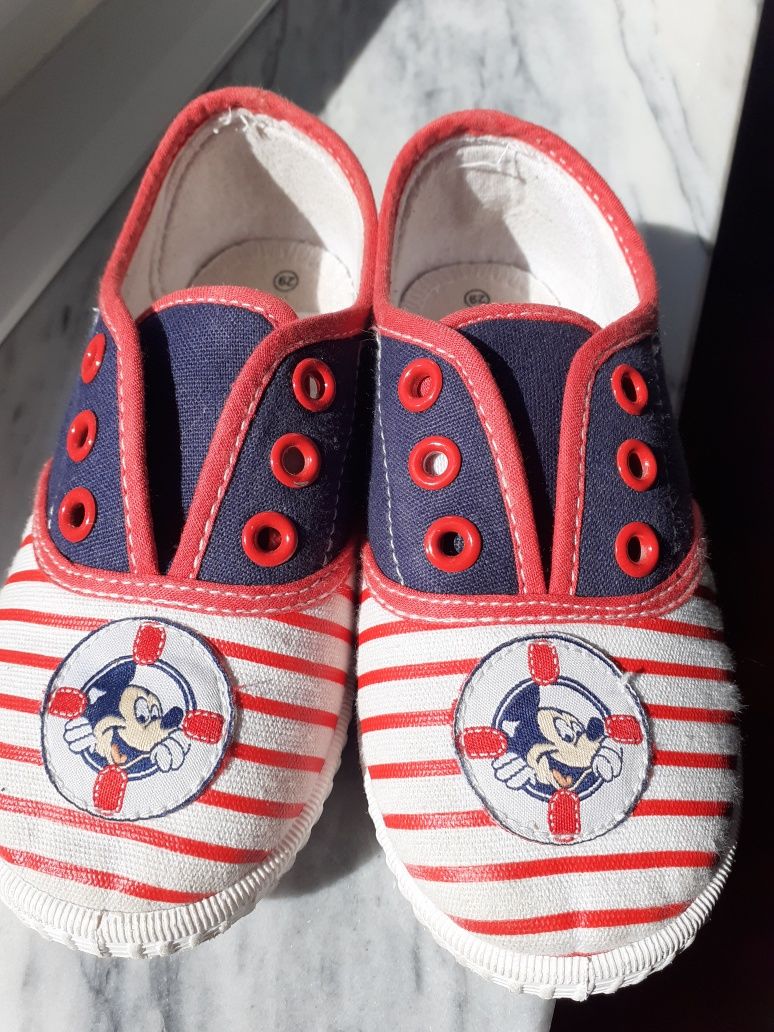 Tenis Mickey tamanho 29