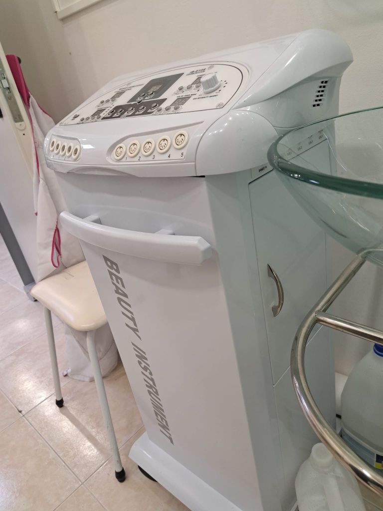 Máquina de Pressoterapia com  Infravermelhos e Eletroestimulaçao