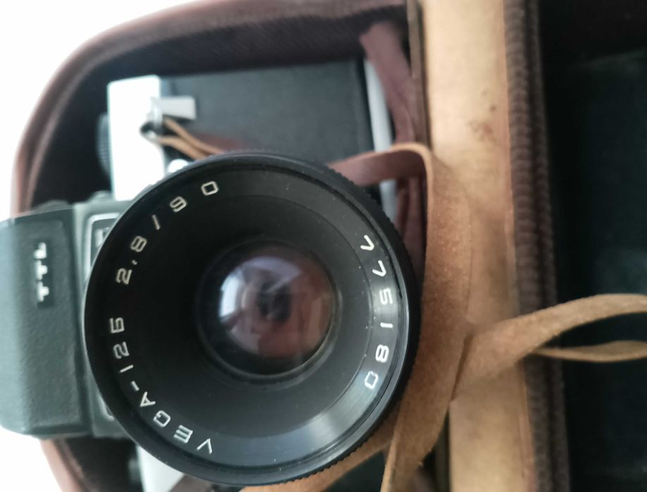 Советский объектив Вега 12Б с фотоаппаратом Киев