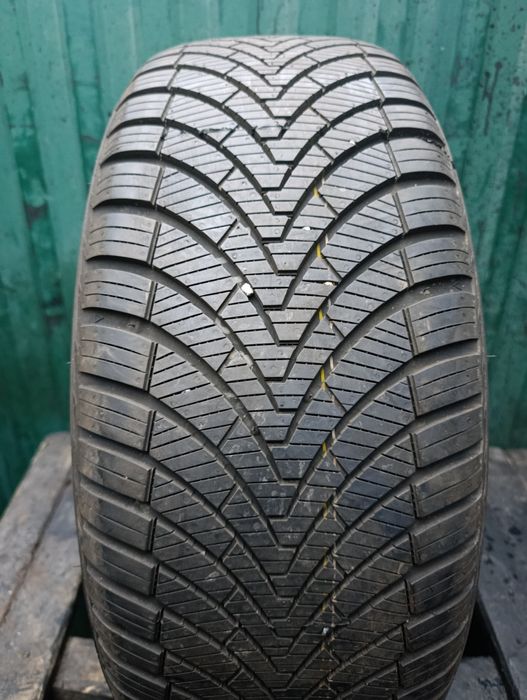 235/55/18 kumho одна шина 24 рік