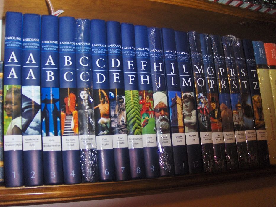 ENCICLOPÉDIA Moderna Larousse - 18 volumes, NOVA