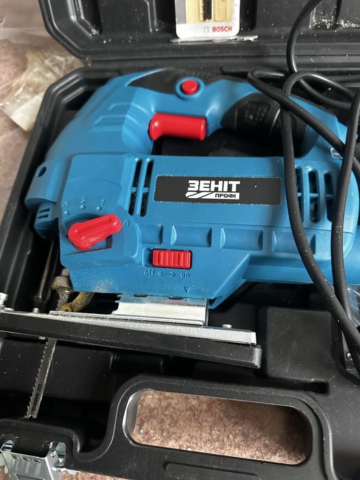 Електролобзік зеніт профі