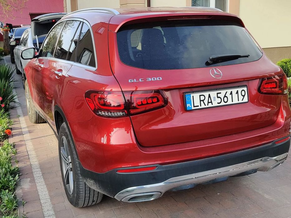 Mercedes-Benz GLC 2020R. Lift GLC300 NISKI PRZEBIEG Zarejestrowany Jasny środek