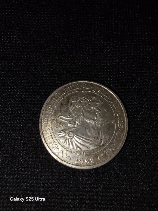Moeda de 50 escudos de 1968 prata