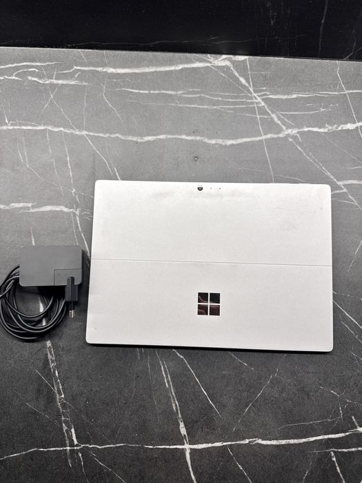 Планшет Microsft Surface Pro 4 12.3” IPS i5-6300U • 8gb • 256gb SSD