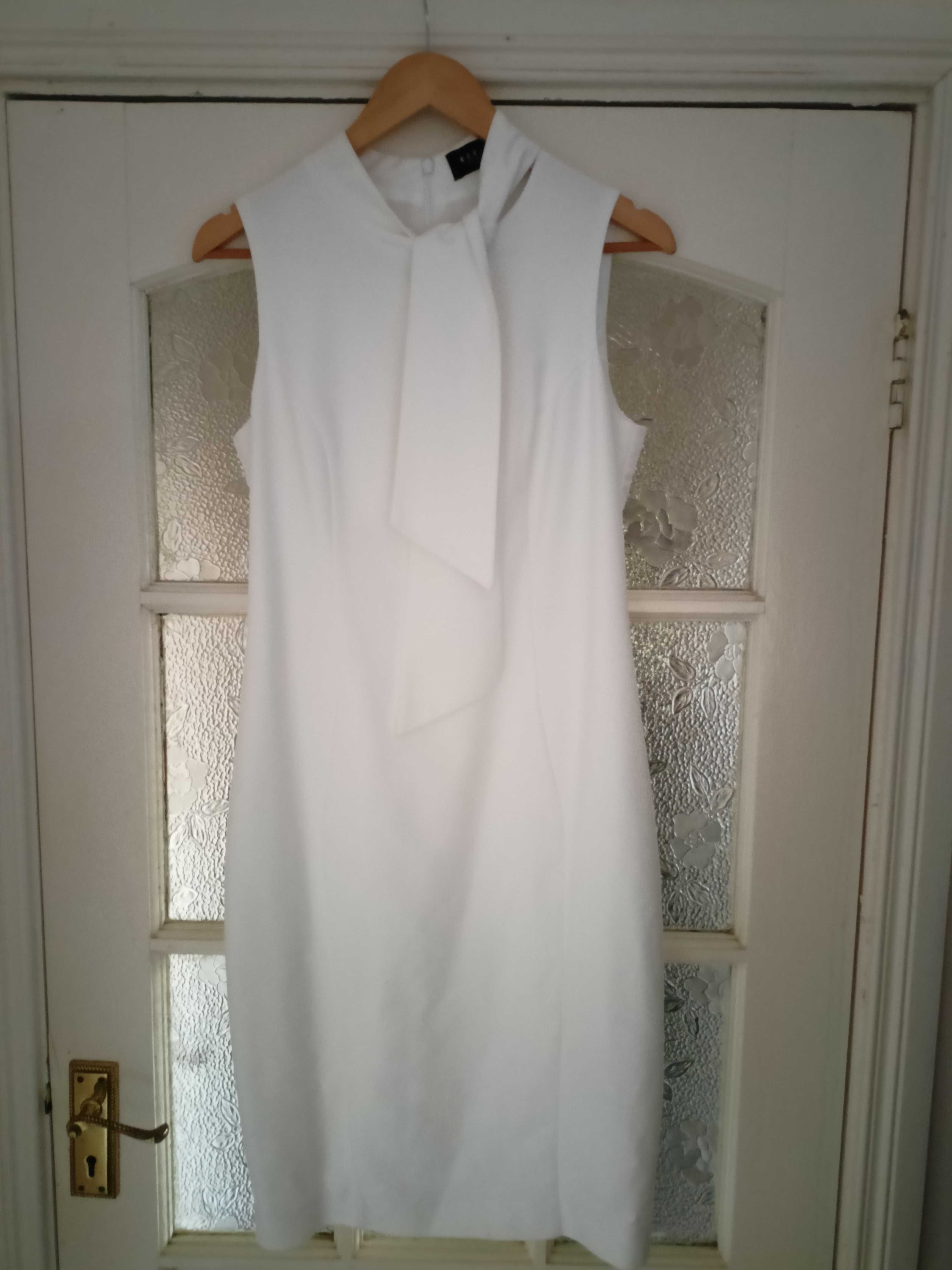 Sukienka biała olowkowa