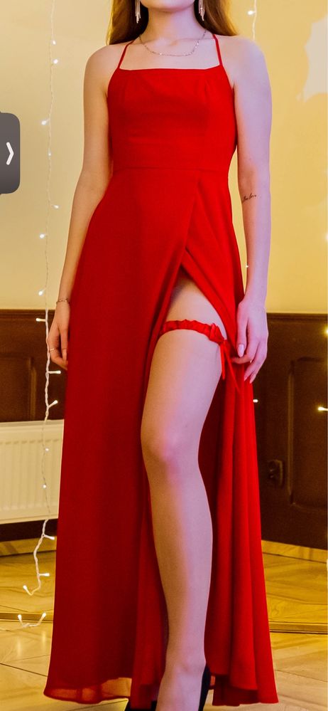 Dluga czerwona sukienka